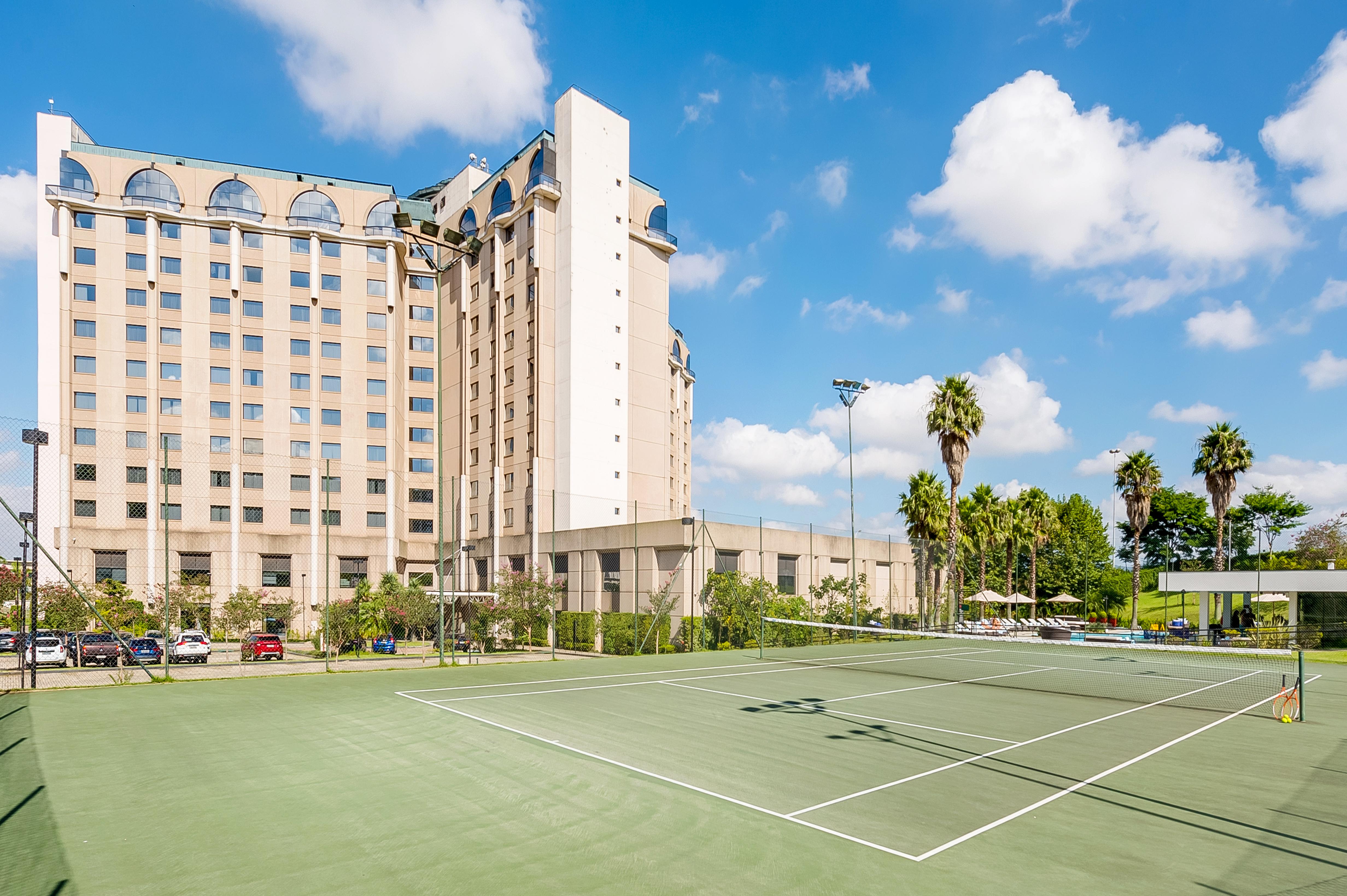 Pullman Sao Paulo Guarulhos Airport Hotell Exteriör bild Tennis courts at the Hyatt Regency Newport Beach