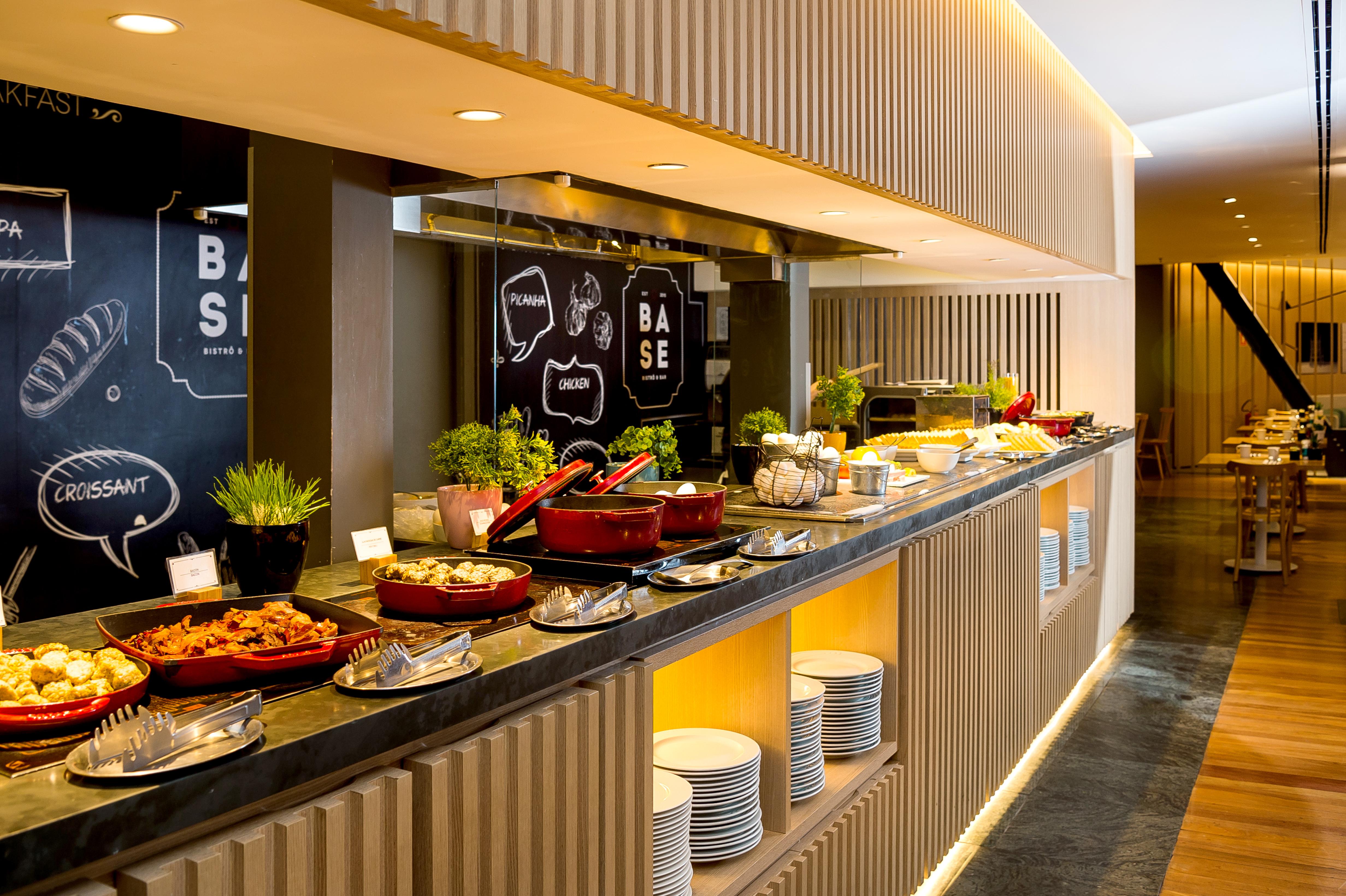 Pullman Sao Paulo Guarulhos Airport Hotell Exteriör bild A buffet at a hotel